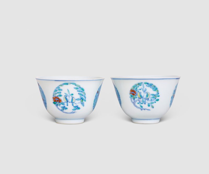 清康熙-雍正 仿成窑斗彩团花花鸟纹杯 （一对）
