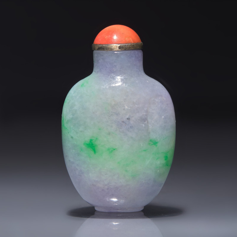清晚期 翡翠素面鼻煙壺 | A Chinese Jadeite Snuff Bottle, Qing Dynasty, Late 19th Century - 图1