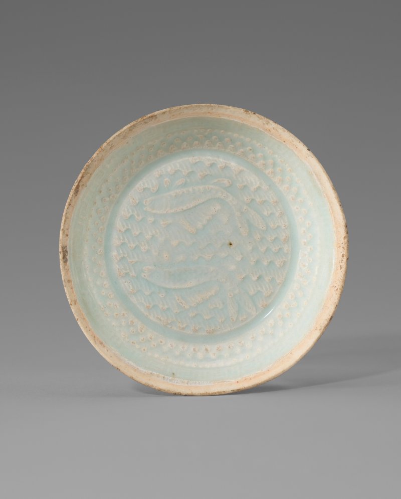 中國 南宋/元 青白釉印雙魚紋盤及雙耳六棱式瓶  CHINA, SOUTHERN SONG-YUAN DYNASTY (1127-1368) - 图5