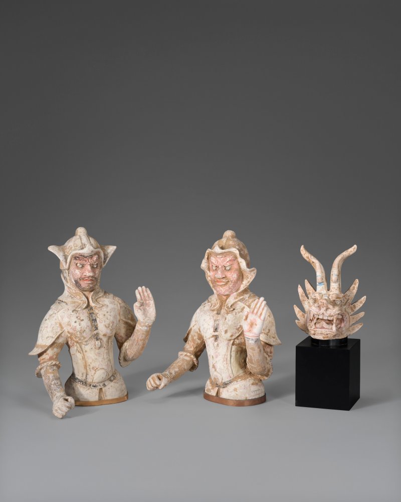 中國 唐 彩繪天王半身像一對及彩繪鎮墓獸首  CHINA, TANG DYNASTY (618-907) - 图3
