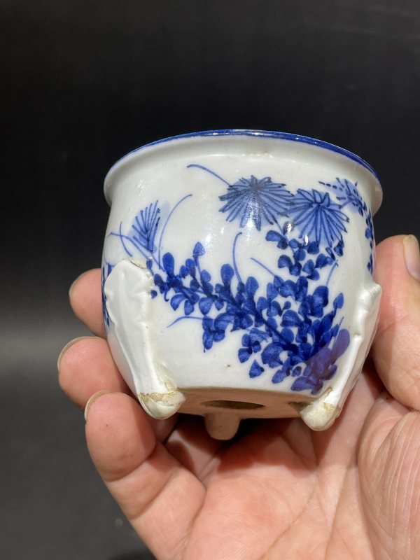 民国青花菖蒲盆带托 - 图7