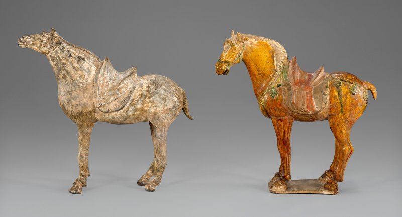 中國 唐 彩繪陶馬兩件  CHINA, TANG DYNASTY (AD 618-907)