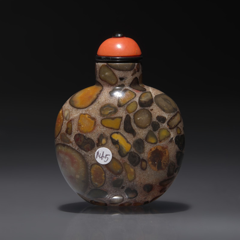 1740-1860年 抱子石鼻煙壺 | A Chinese Puddingstone Snuff Bottle, Qing Dynasty, Circa 1740-1860 - 图2