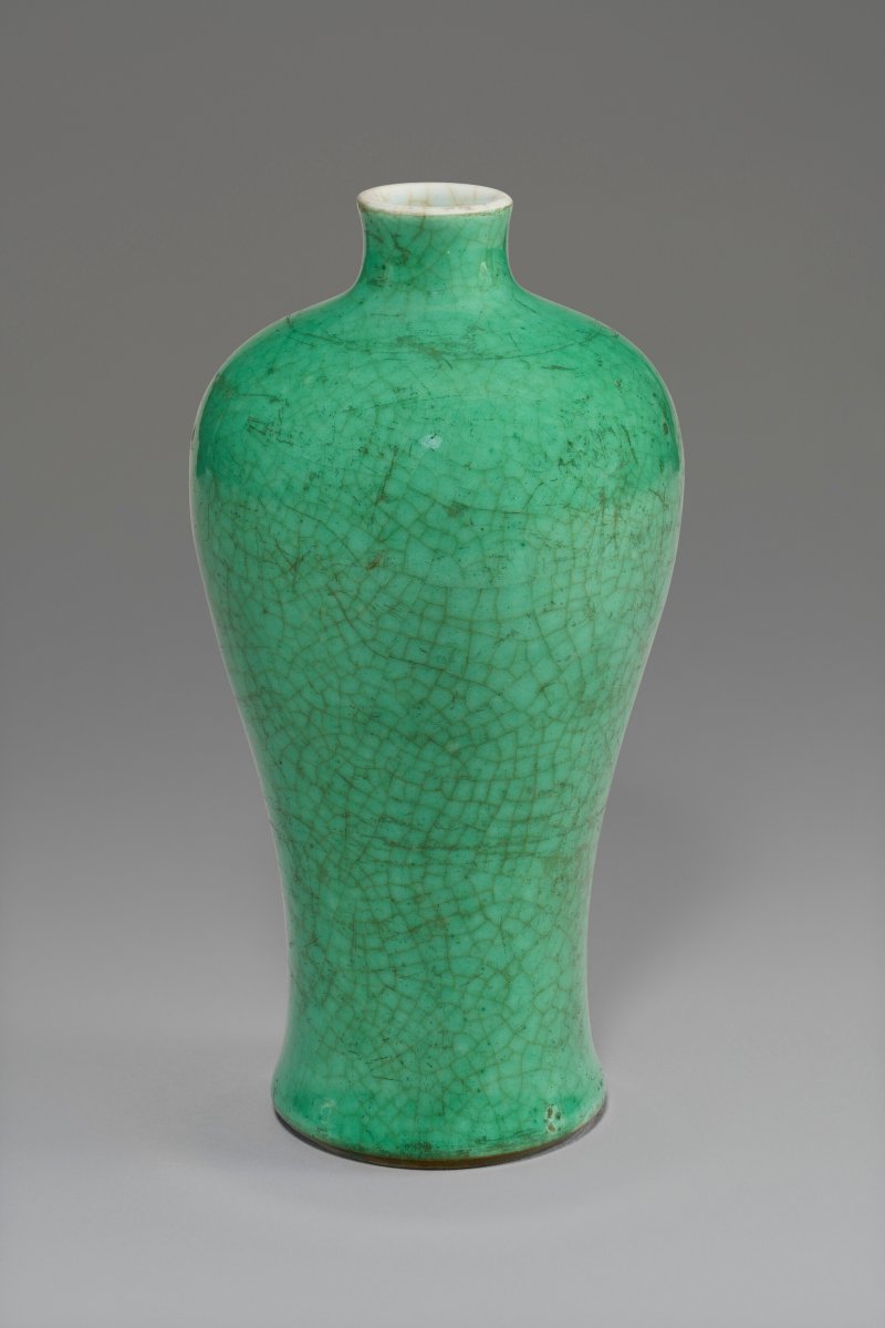 中國 十七/十八世紀 蘋果綠釉梅瓶  CHINA, 17TH-18TH CENTURY - 图2