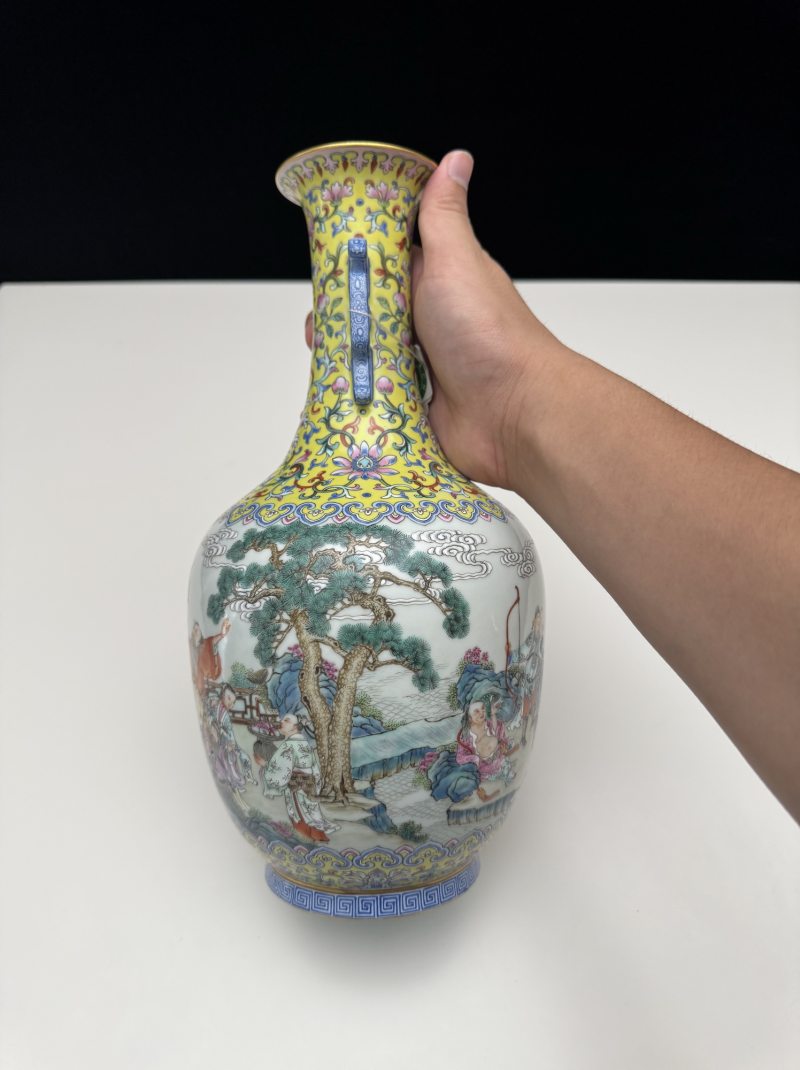 清嘉庆 黄地洋彩福寿连连群仙祝寿图螭耳瓶 - 图12