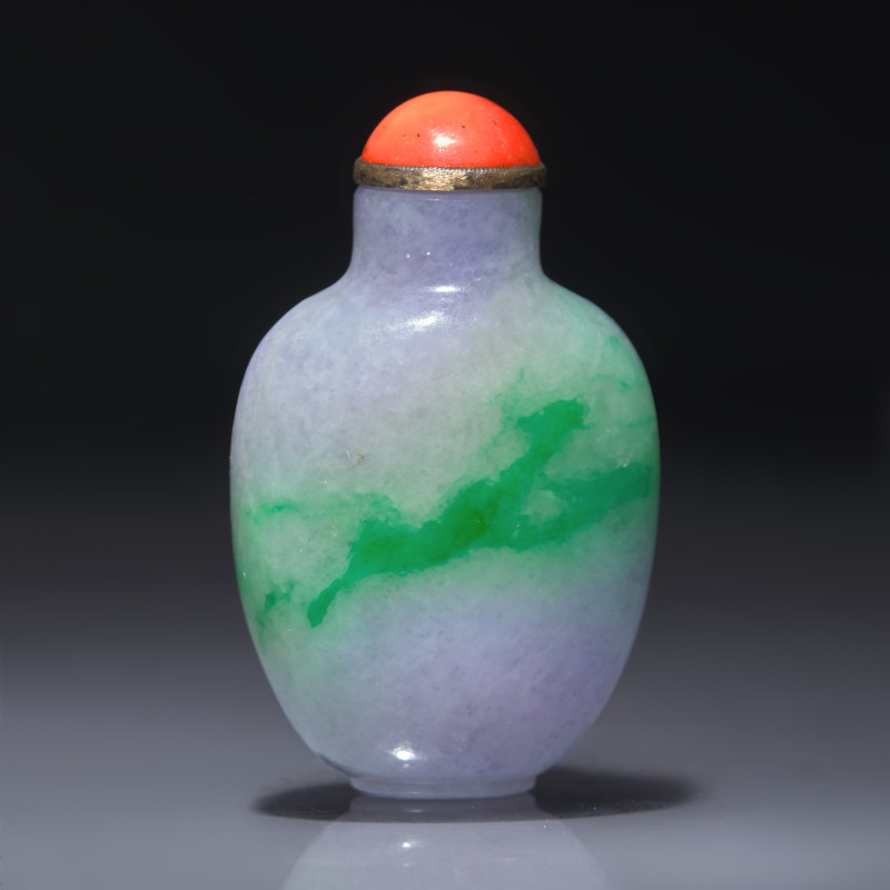 清晚期 翡翠素面鼻煙壺 | A Chinese Jadeite Snuff Bottle, Qing Dynasty, Late 19th Century - 图2