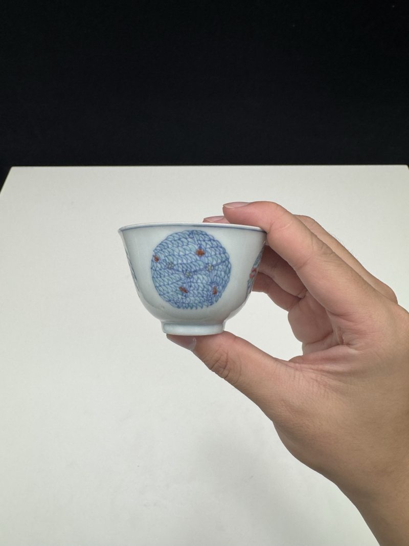 清康熙-雍正 仿成窑斗彩团花花鸟纹杯 （一对） - 图3