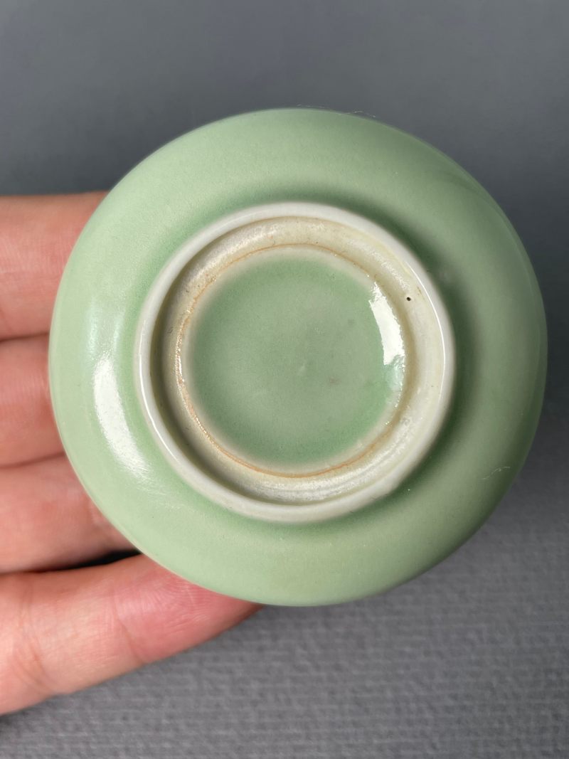清晚期 粉青釉印泥盒 - 图9
