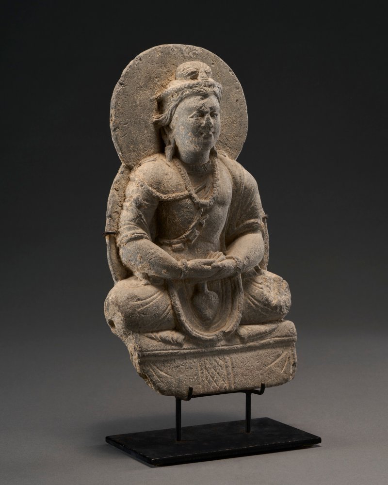 A GREY SCHIST FIGURE OF BODHISATTVA MAITREYA  ANCIENT REGION OF GANDHARA, 3RD-4TH CENTURY - 图2