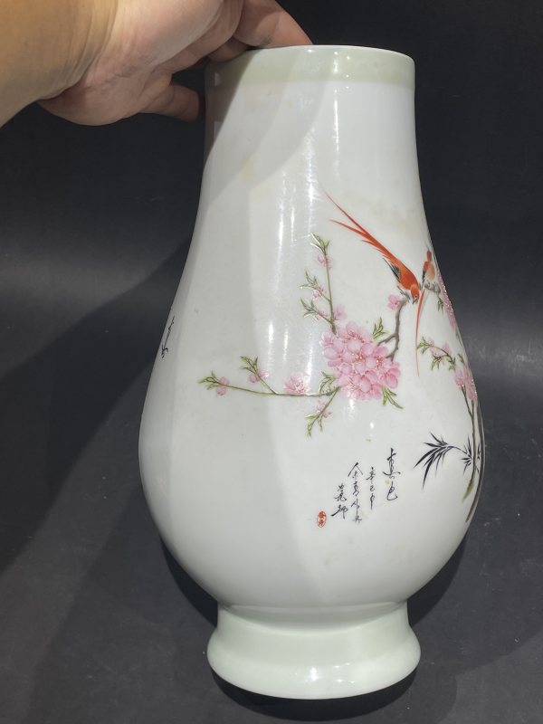 解放后粉彩花鸟诗文觯式尊 - 图5