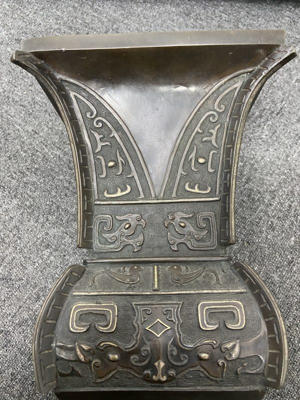 清 错金银兽面纹出戟方尊一对 - 图25