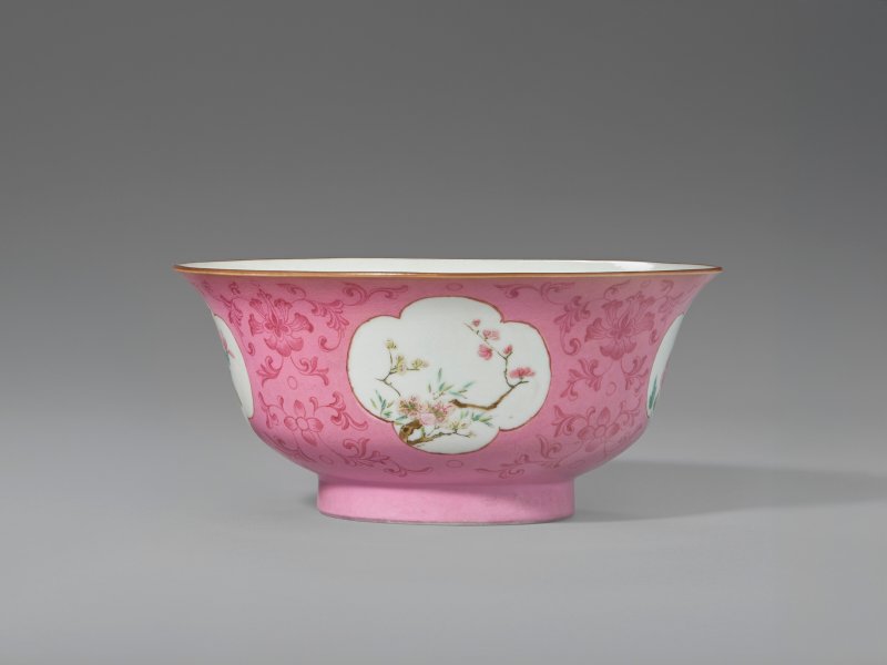 中國 清十八/十九世紀 粉彩胭脂紅地開光花卉紋盌  CHINA, 18TH-19TH CENTURY - 图4