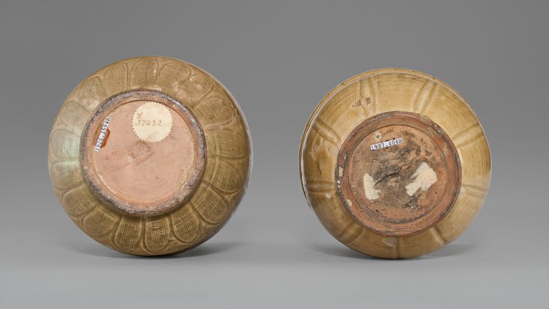 中國 北宋 龍泉窯青釉五管蓋瓶兩件  CHINA, NORTHERN SONG DYNASTY (960-1127) - 图3