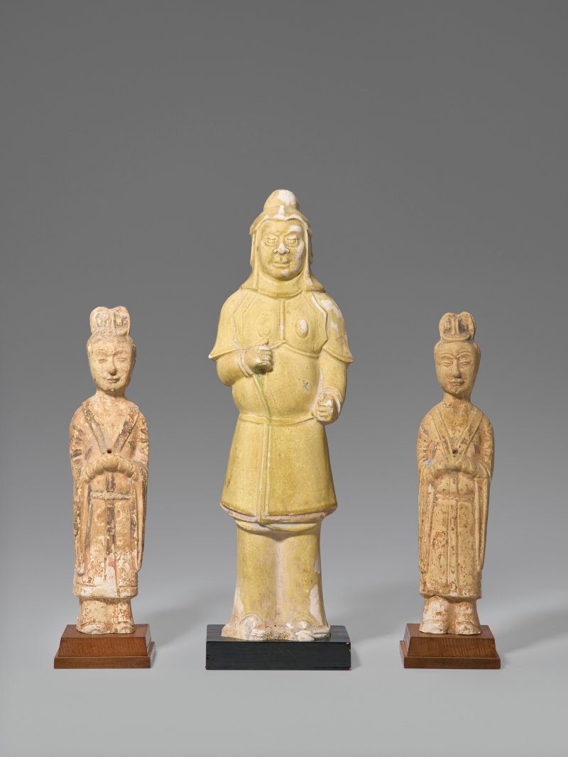 中國 隋 灰釉武士俑及彩繪文官俑一對  CHINA, SUI DYNASTY (AD 581-618)