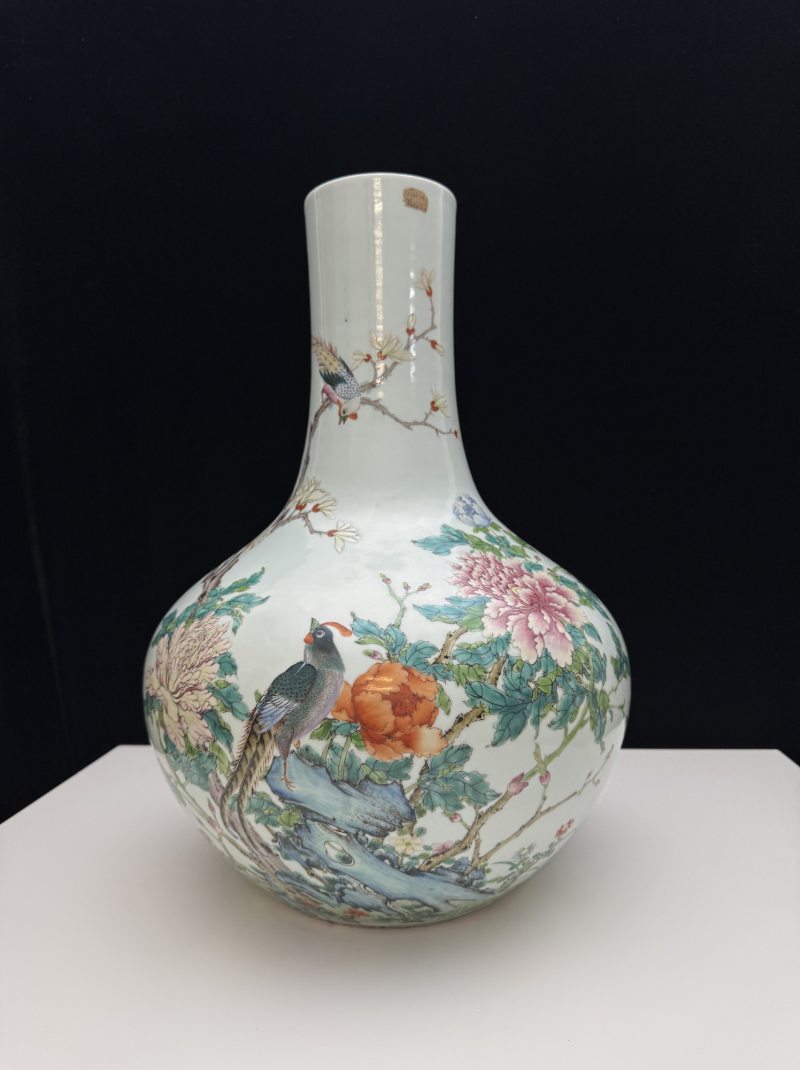 清光绪 粉彩花鸟纹天球瓶 - 图11
