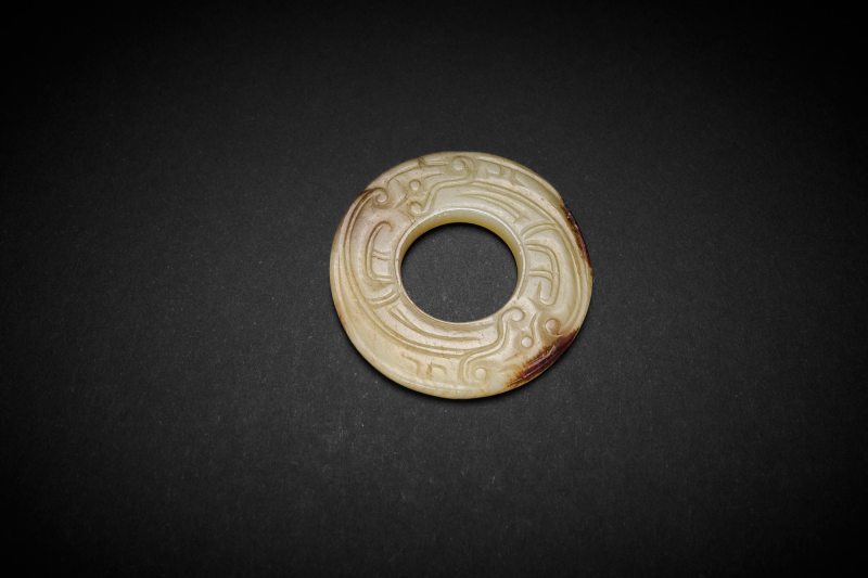 清 黄玉龙纹玉环 - 图5