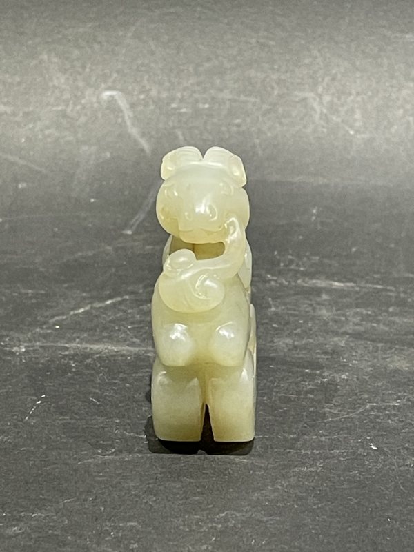 玉瑞兽手把件 - 图2