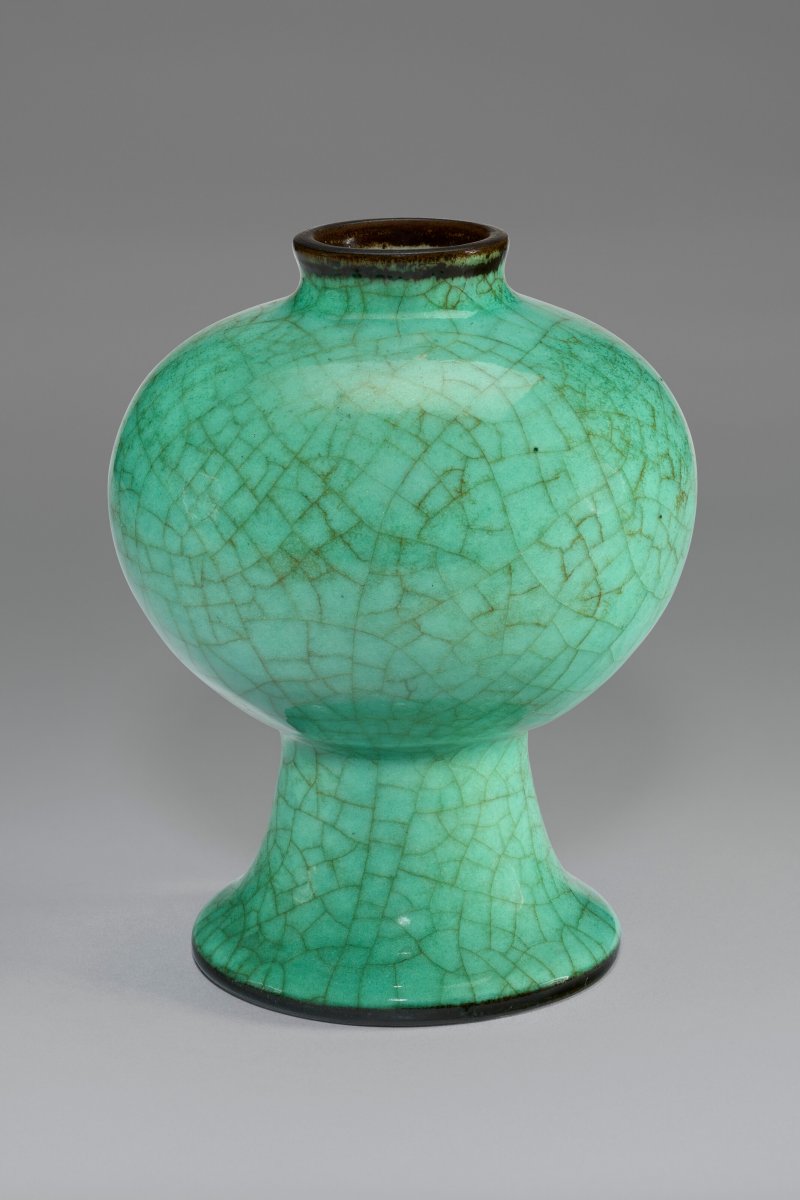 中國 十七/十八世紀 蘋果綠釉小瓶  CHINA, 17TH-18TH CENTURY - 图1