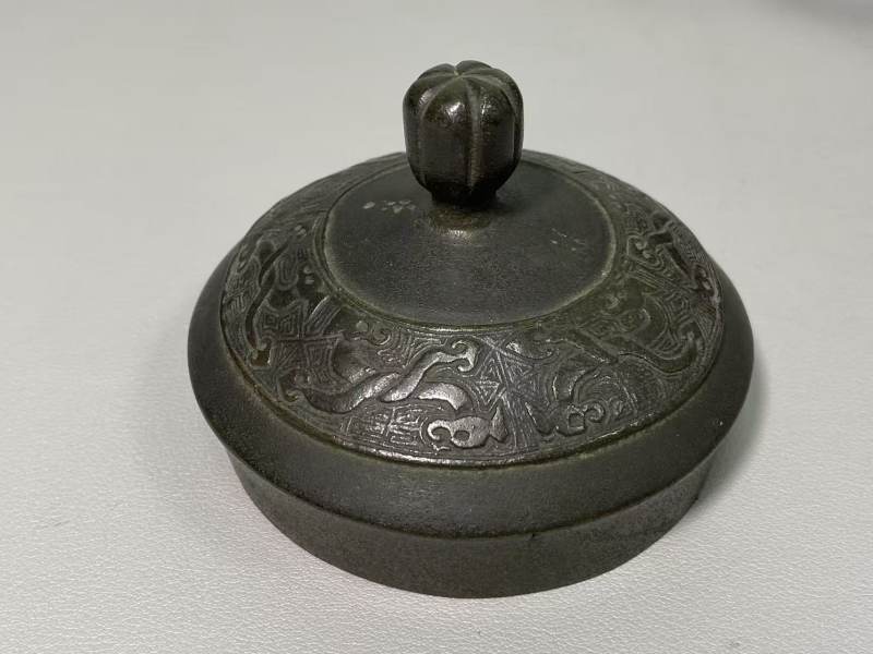 清 铜蝉叶纹提梁卣 - 图7