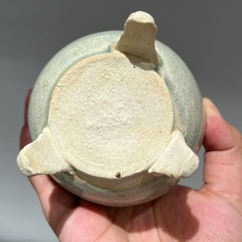 明代 青白釉三足瓶一对 - 图13