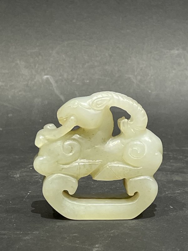 玉瑞兽手把件 - 图3