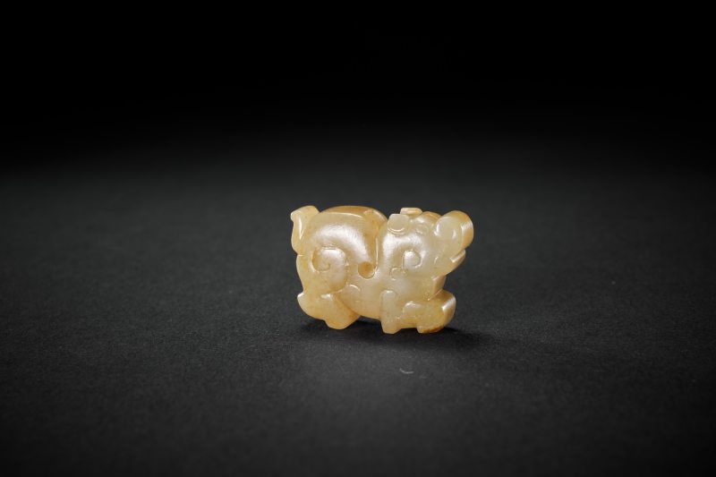 明 青白玉虎形珮 - 图2