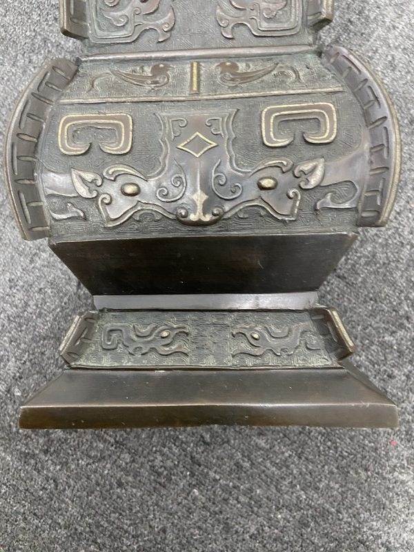 清 错金银兽面纹出戟方尊一对 - 图27