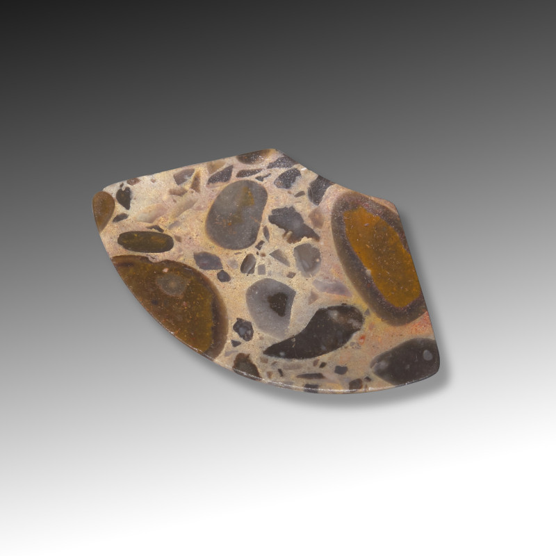 抱子石鼻煙壺及扇形煙碟 | A Chinese Puddingstone Snuff Bottle with Snuff Dish - 图3