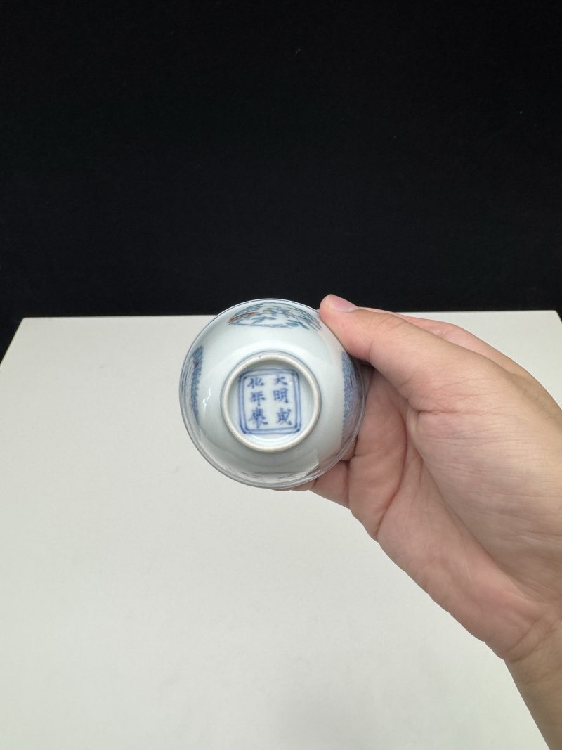 清康熙-雍正 仿成窑斗彩团花花鸟纹杯 （一对） - 图8