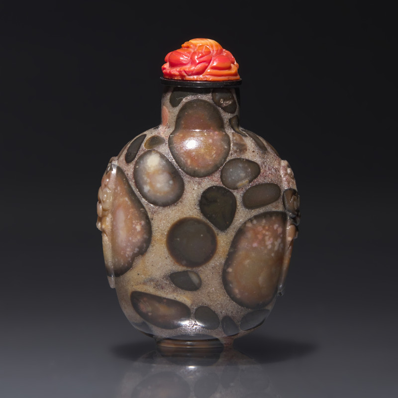 1750-1860年 抱子石瑪瑙鼻煙壺 | A Chinese Puddingstone Snuff Bottle, Qing Dynasty, Circa 1750-1860 - 图2