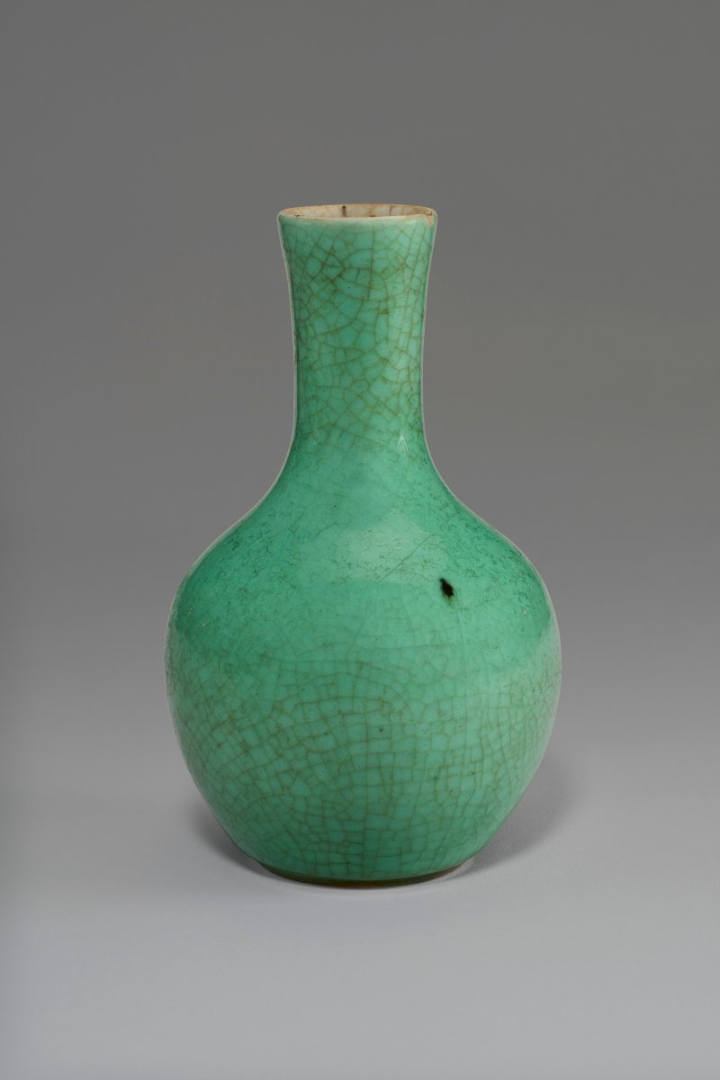 中國 十七/十八世紀 蘋果綠釉瓶  CHINA, 17TH-18TH CENTURY - 图2
