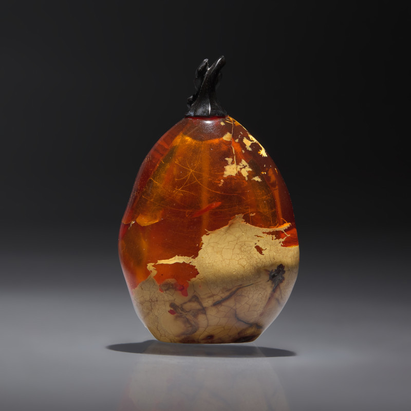 1750-1850年 琥珀隨形鼻煙壺 | A Chinese Carved Amber Snuff Bottle, Qing Dynasty, Circa 1750-1850 - 图2