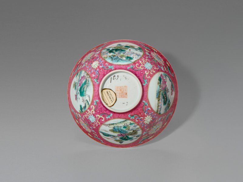 中國 清十八/十九世紀 粉彩胭脂紅地開光花卉紋盌  CHINA, 18TH-19TH CENTURY - 图7