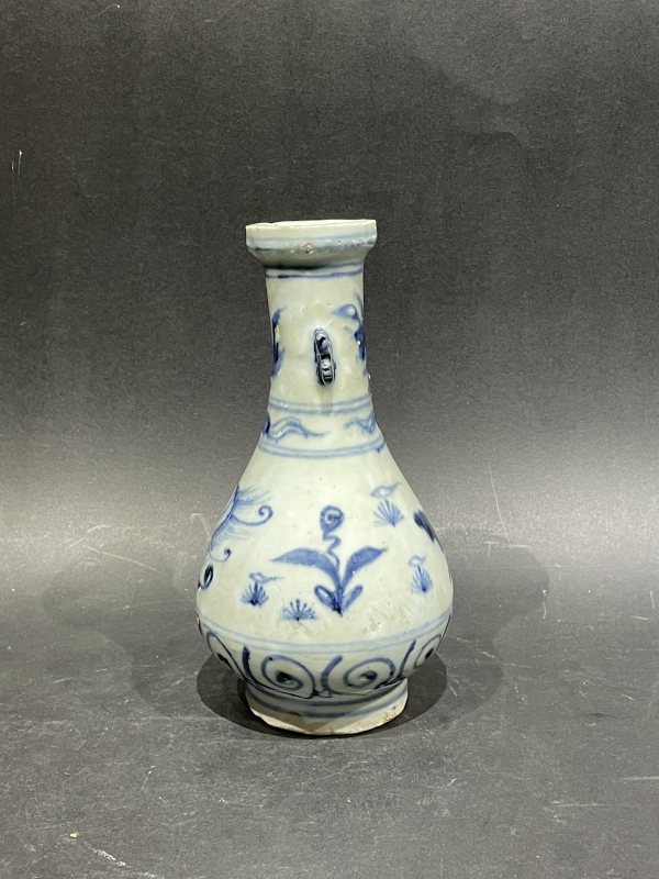 青花花卉纹双耳瓶 - 图2