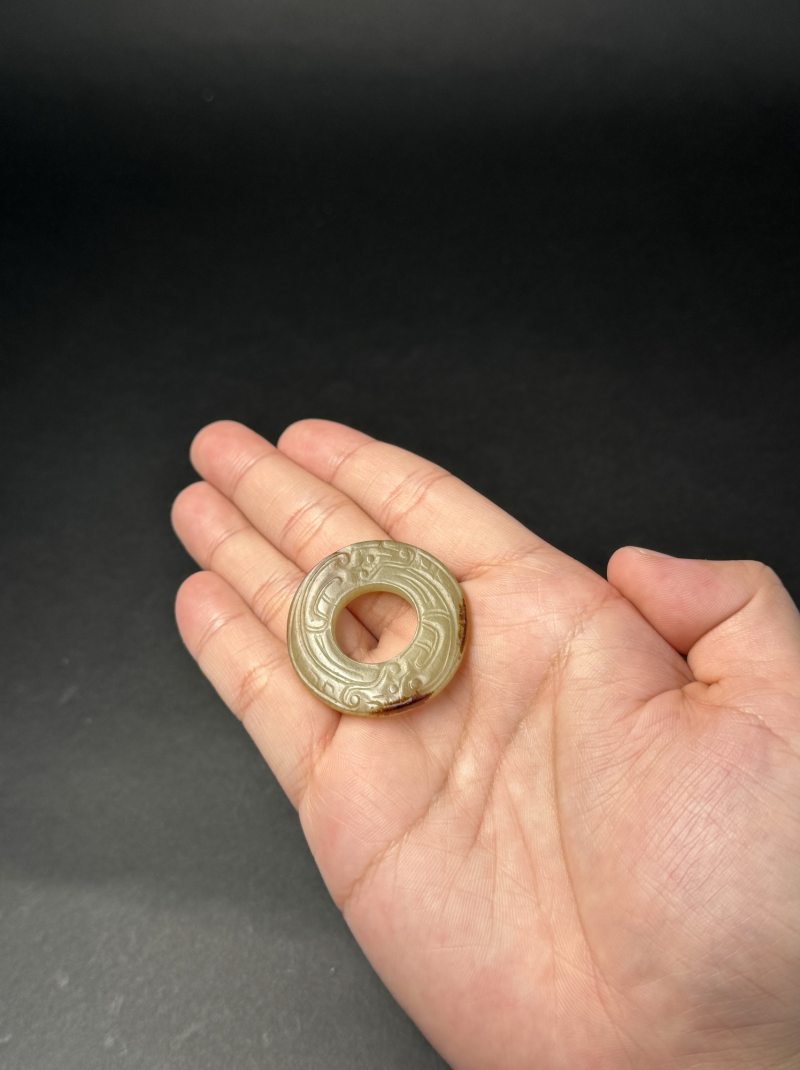 清 黄玉龙纹玉环 - 图9