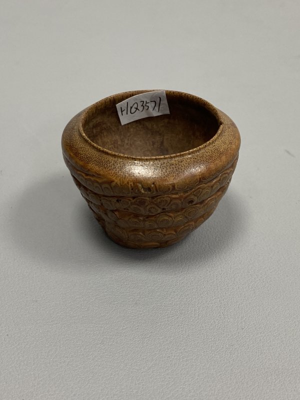 清 “梧轩”款竹根雕杯 - 图5