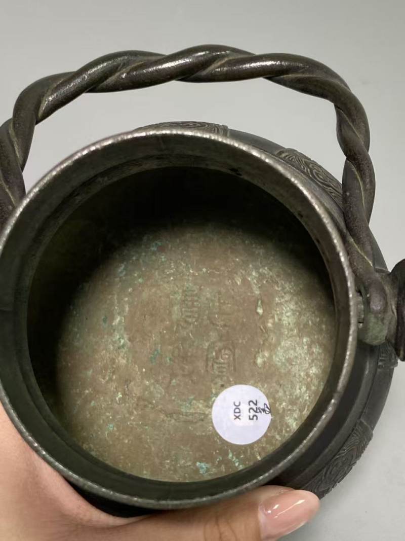 清 铜蝉叶纹提梁卣 - 图12