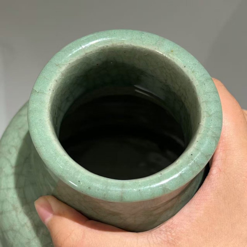 明代 龙泉窑青釉浮雕折枝花卉纹筒瓶 - 图8
