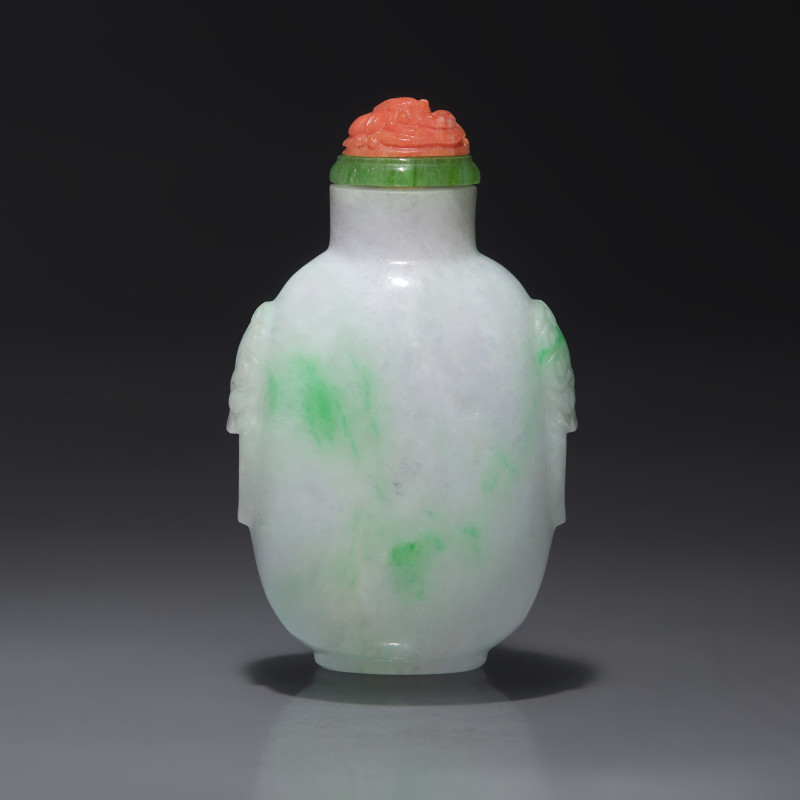 清晚期 翡翠鋪首啣環耳鼻煙壺 | A Chinese Carved Jadeite Snuff Bottle, Qing Dynasty, 19th/Early 20th Century - 图2