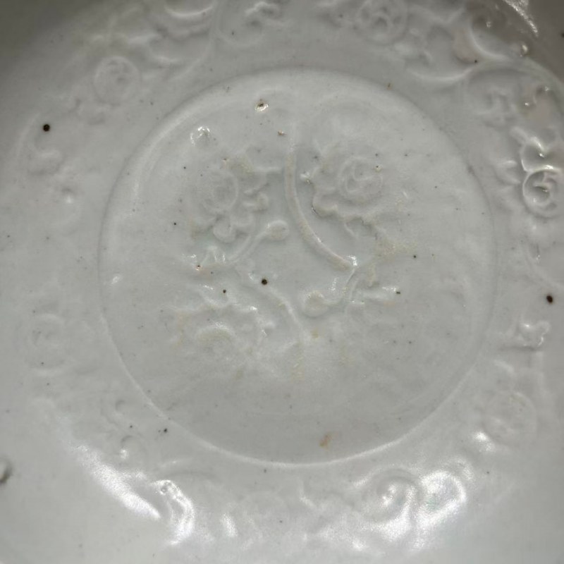 明代 卵白釉印花盘 - 图5