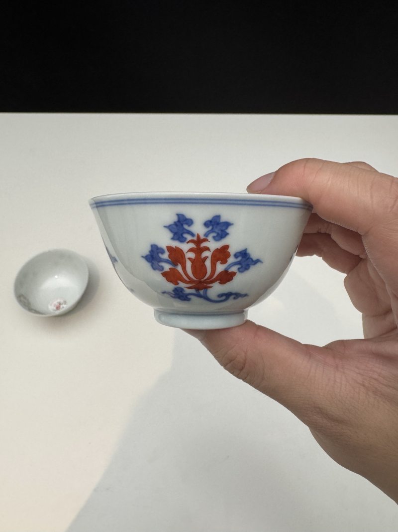 清雍正 青花矾红彩番莲纹盌 （一对） - 图4