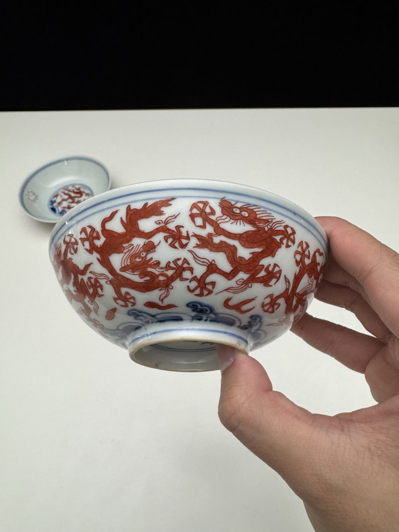 明万历 青花矾红彩海水云龙纹浅碗一对 - 图7