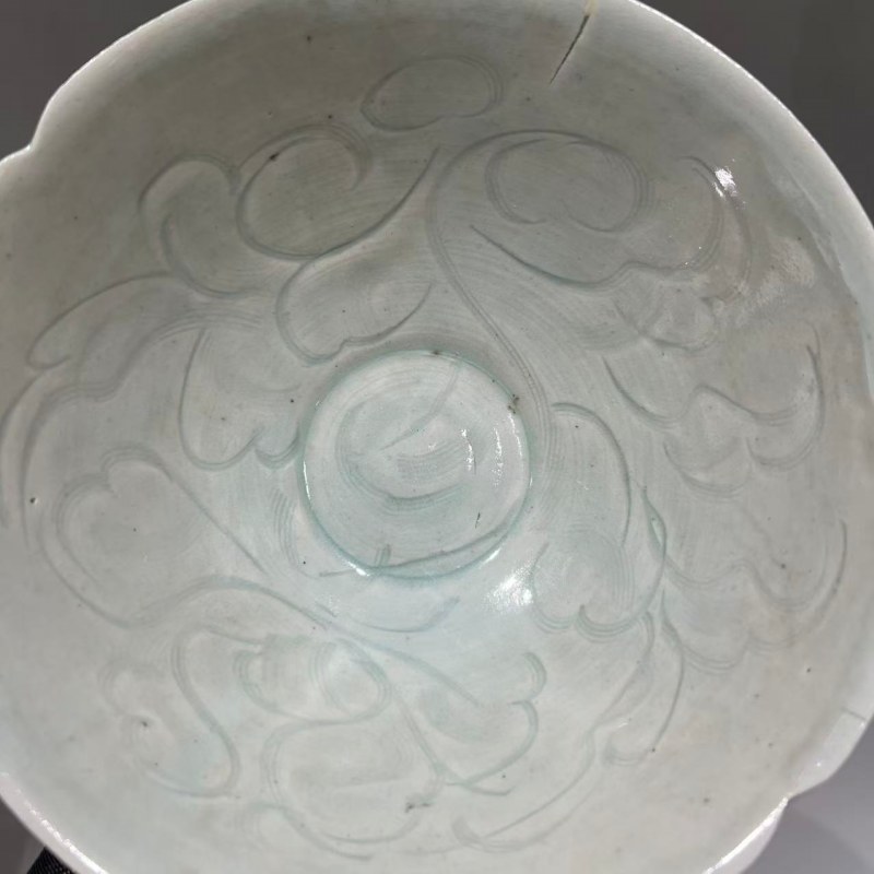 明代 青白釉刻花花口碗 - 图4