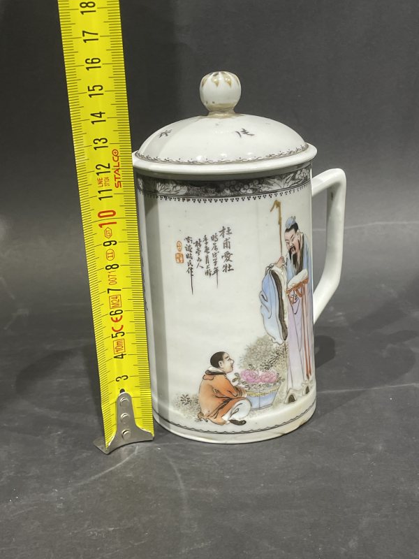 解放后 粉彩人物诗文盖杯 - 图17