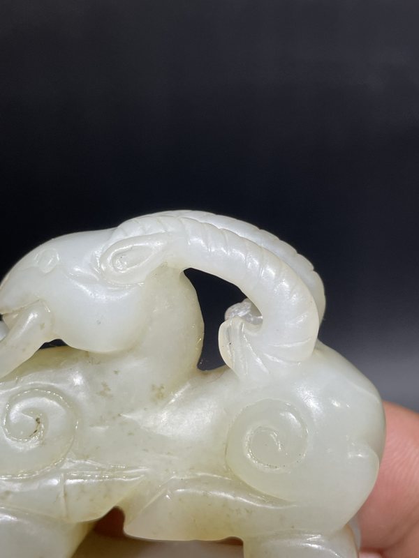 玉瑞兽手把件 - 图9