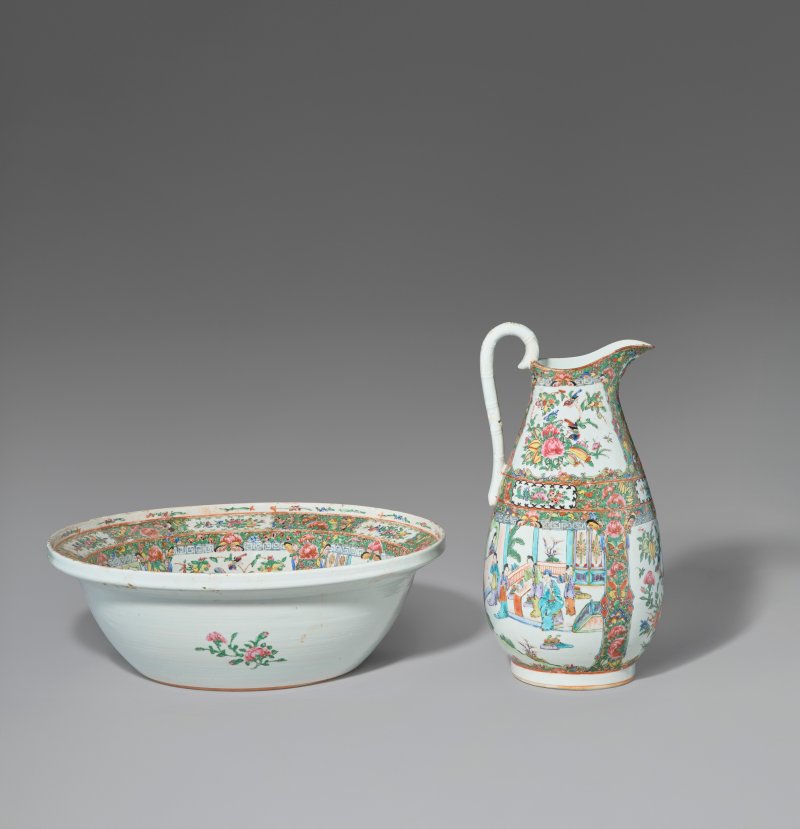 中國 清十九世紀 粉彩水注及盆  CHINA, 19TH CENTURY - 图1