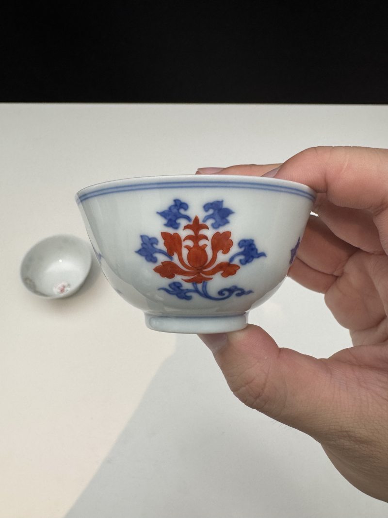 清雍正 青花矾红彩番莲纹盌 （一对） - 图5