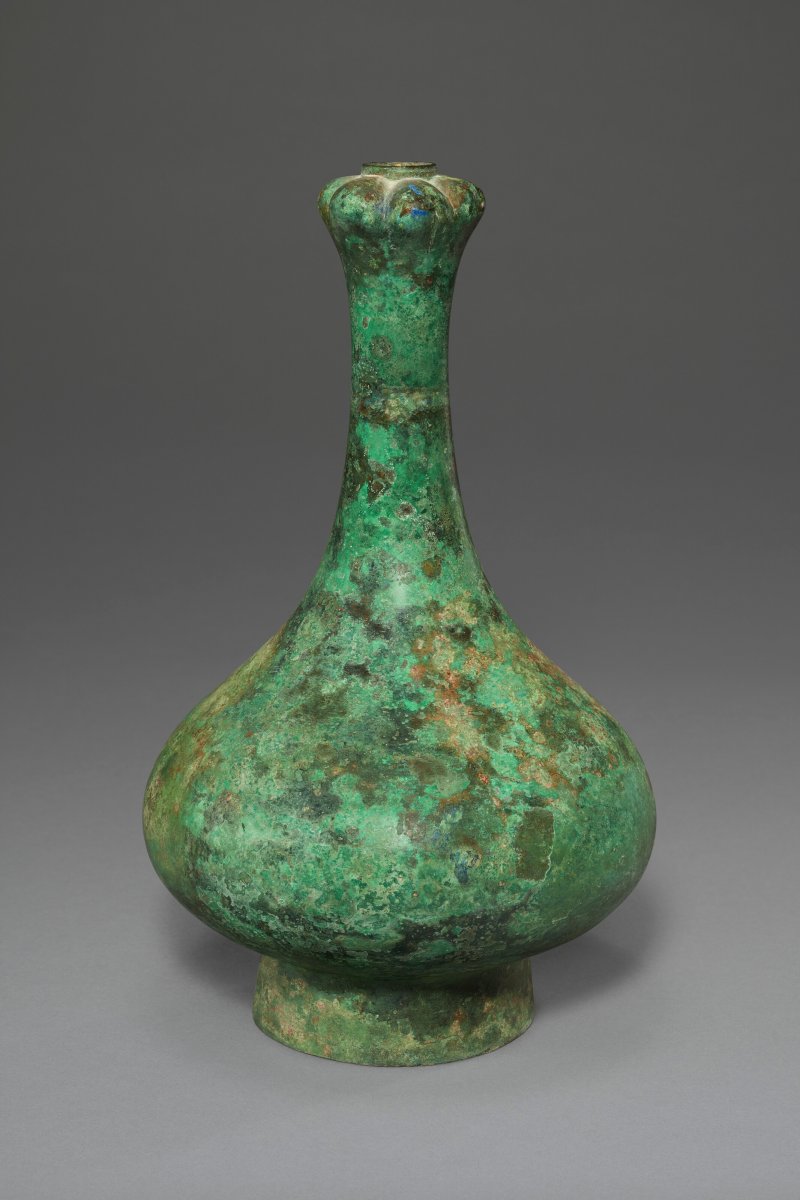 中國 漢 銅蒜頭壺  CHINA, HAN DYNASTY (206 BC-AD 220)