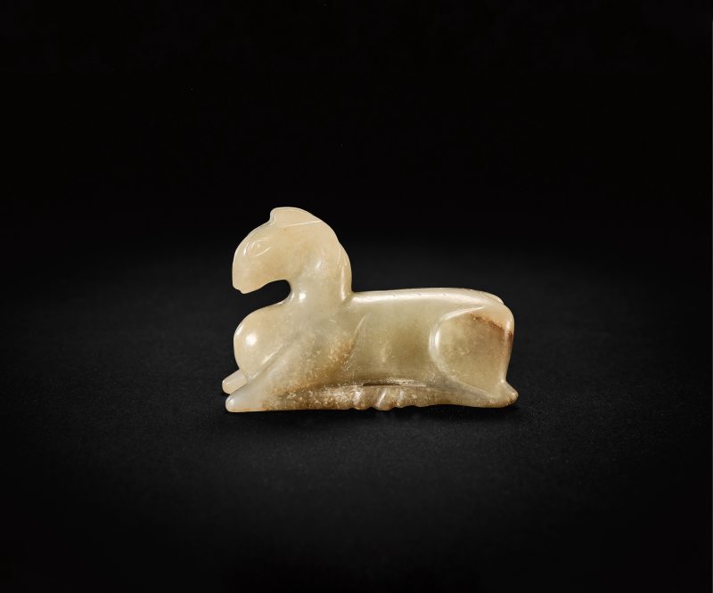 明 白玉圆雕瑞羊