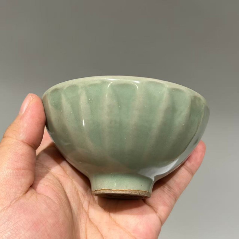 明代 龙泉窑梅子青釉莲瓣纹盏 - 图6